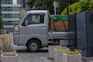 不用品回収の1トントラックだと相場はいくら?積載量や安くするコツも解説
